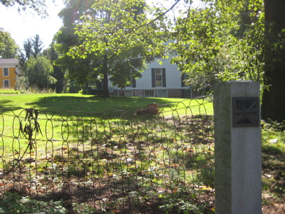 Sure my picture stinks, but at least you know it's my picture.  Note:  The stone post in the foreground is the Freedom Trail Marker.