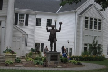 P.T. Barnum Statue (Bethel)